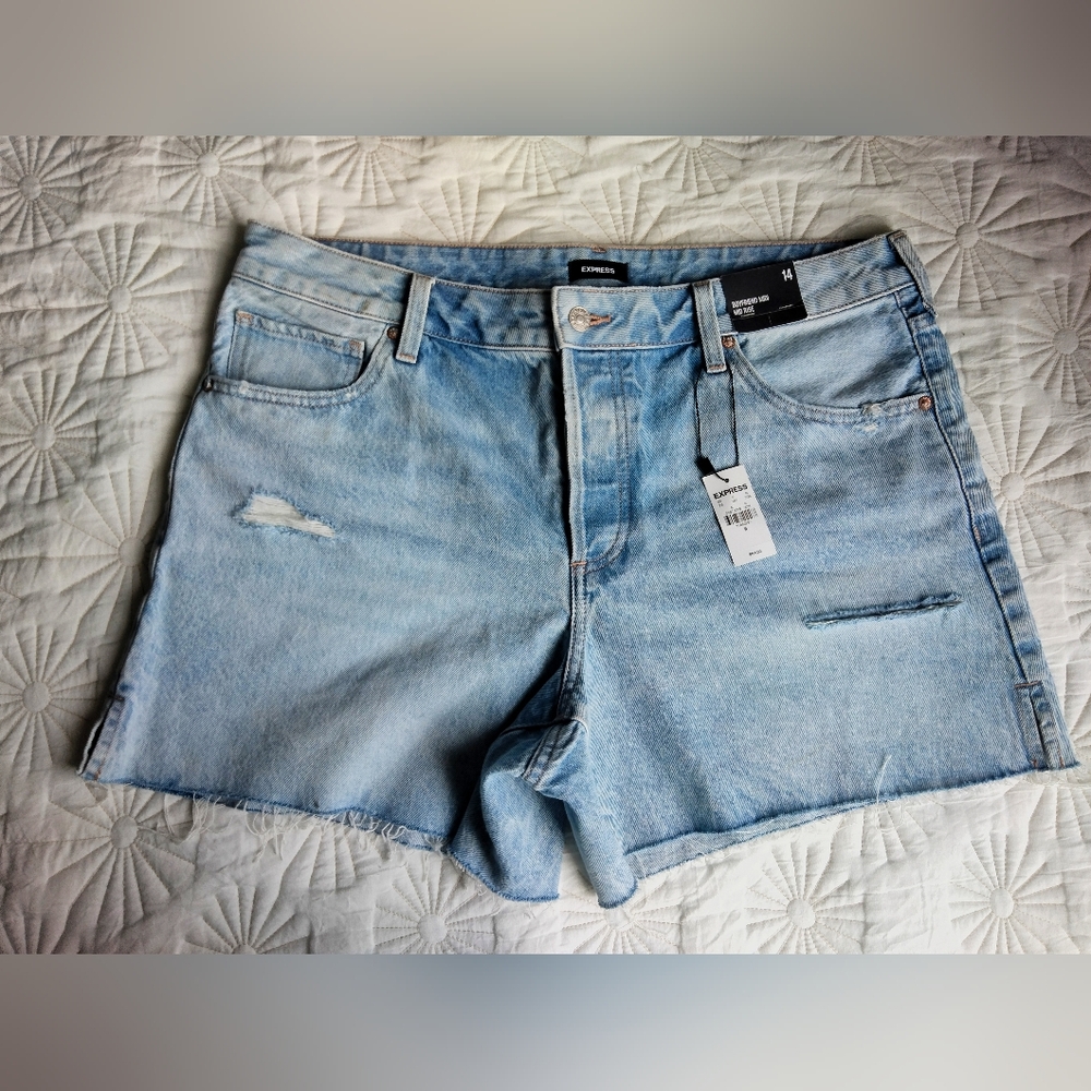 NWT EXPRESS boyfriend midi mid rise shorts